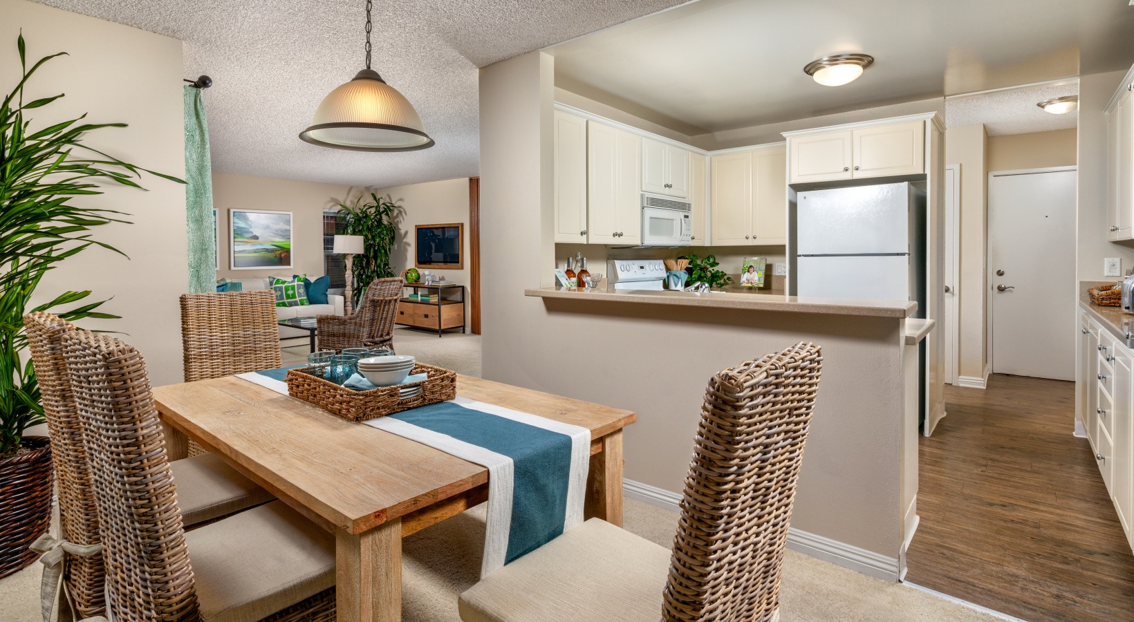 Apartment Home Kitchen and Dining